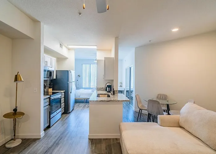 Stylish Studio-1br 1ba, Pool, Gym, Free Parking, Game Room, Ev Apartment *