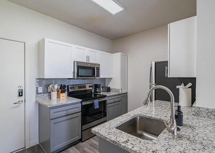 Stylish Studio-1br 1ba, Pool, Gym, Free Parking, Game Room, Ev