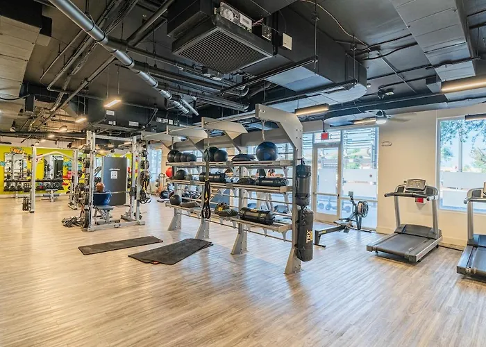 Stylish Studio-1br 1ba, Pool, Gym, Free Parking, Game Room, Ev Apartment *
